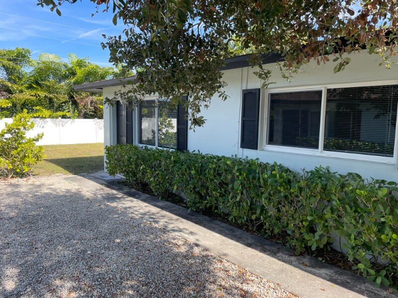 Building Photo - 627 92nd Ave N