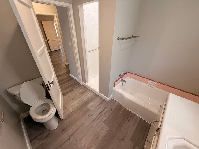 Building Photo - 2nd St., 829-831