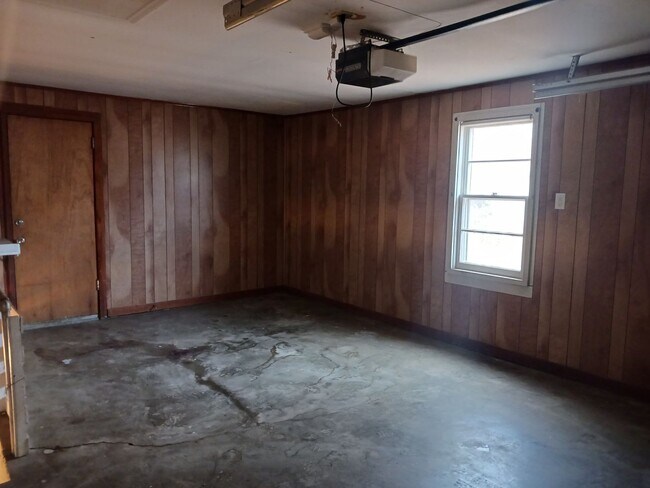 Building Photo - 2500 N 47th St