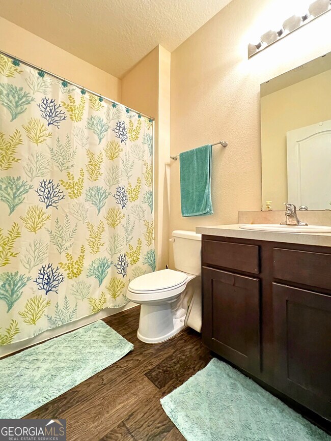 Building Photo - 307 Cedar Breeze Dr
