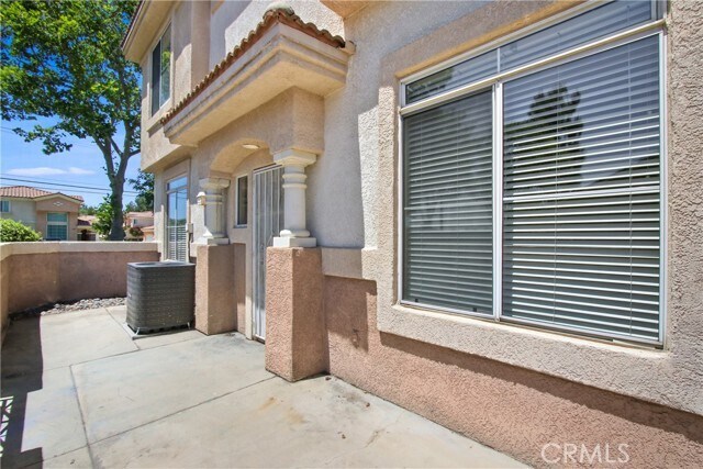 Building Photo - 904 N Turner Ave