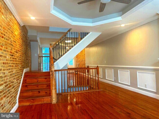 Building Photo - 604 Appleton St