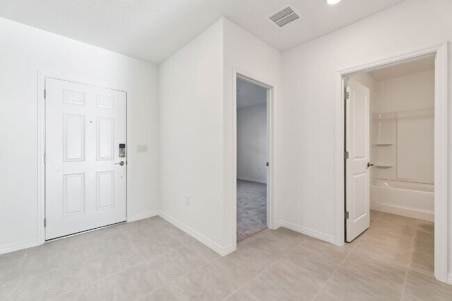 Building Photo - Spacious 4 Bedroom Retreat with 3 Full Baths in Charming Edgewater, FL!