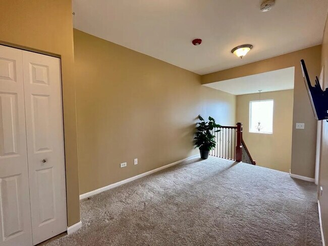 Building Photo - 2915 Henley Ln