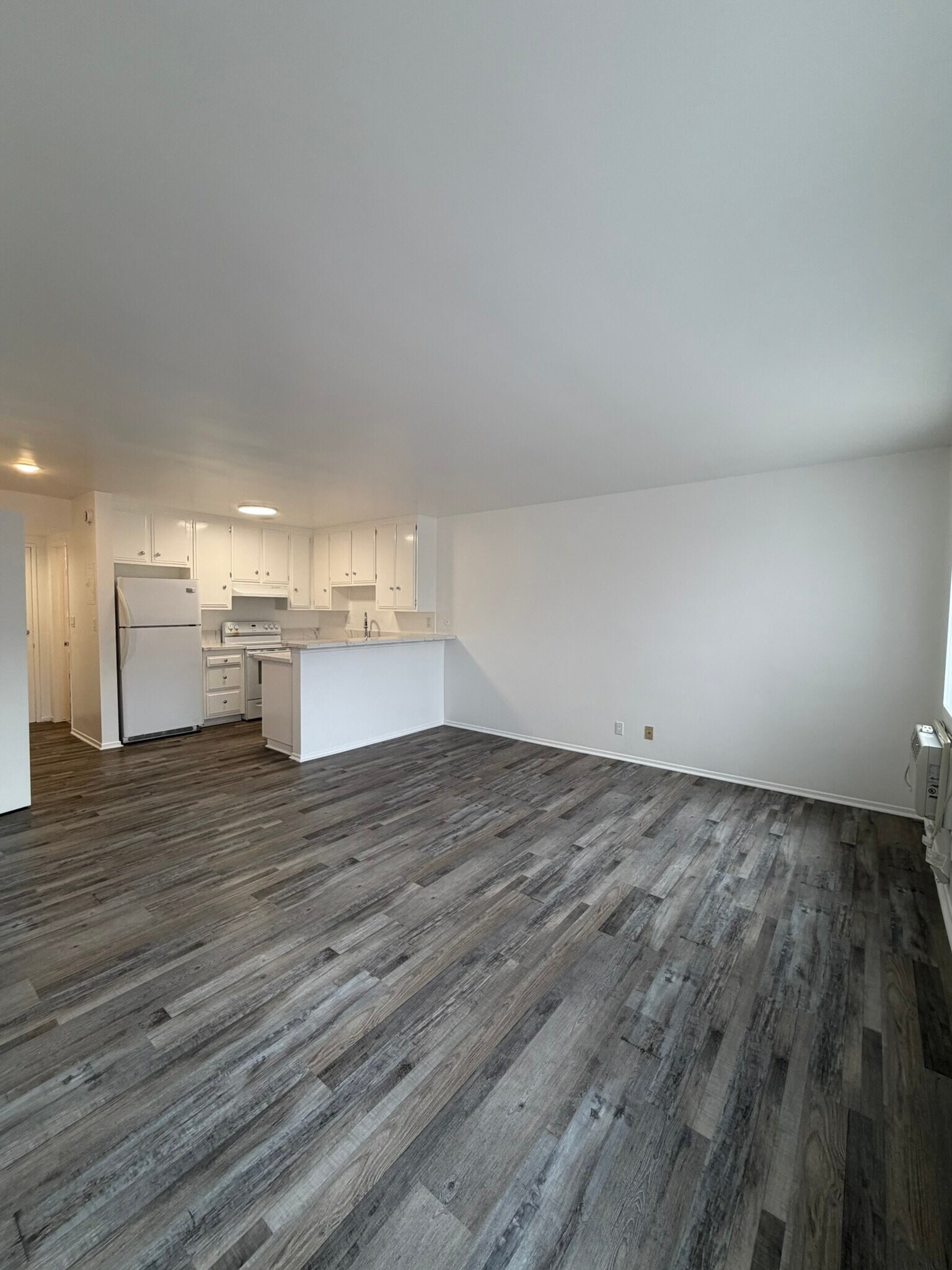 Building Photo - 1825 N Gramercy Pl