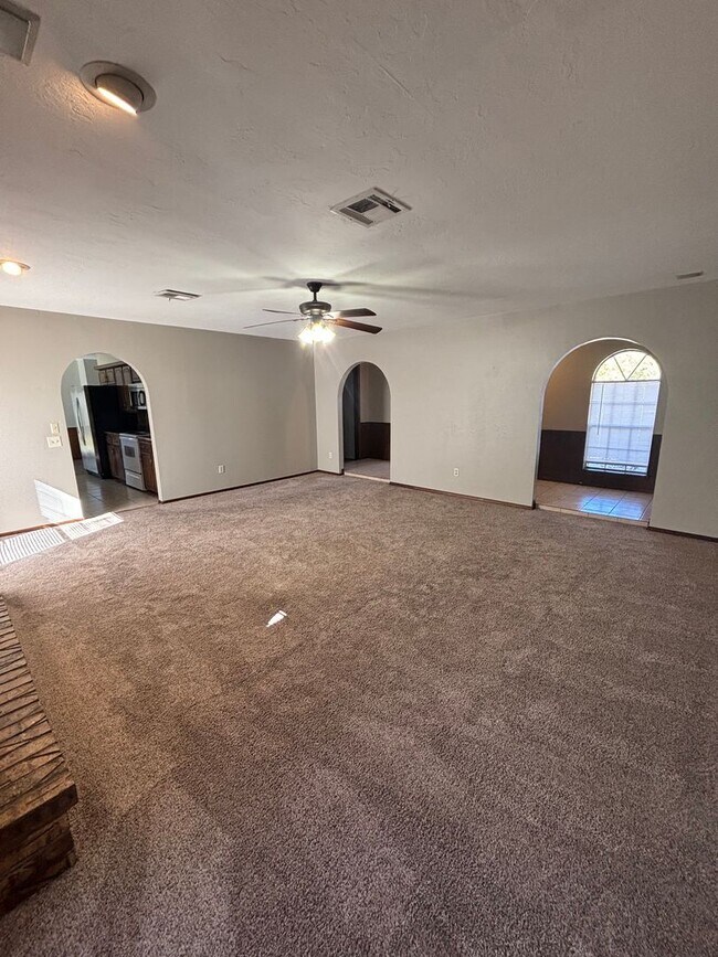 Building Photo - 7816 NW Baldwin Ave