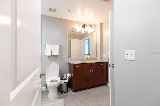 Building Photo - 777 N Ashley Dr