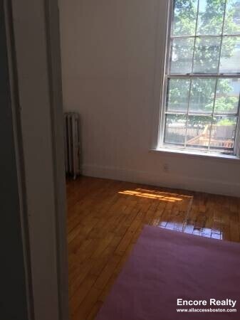 Building Photo - 8 Adella Pl