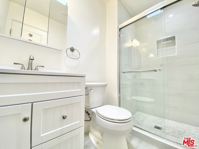 Building Photo - 1724 Arizona Ave