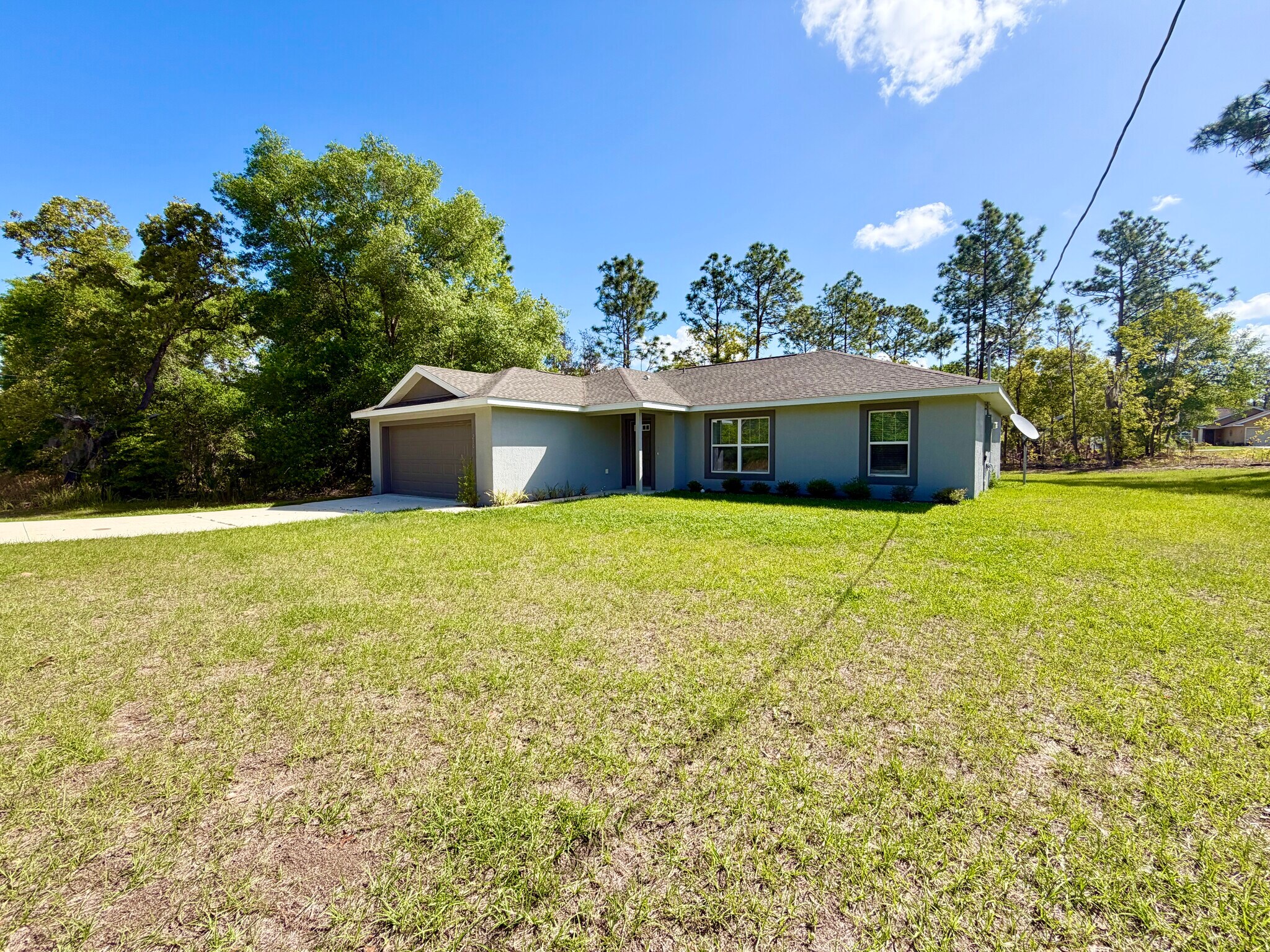 Building Photo - 210 Marion Oaks Ln