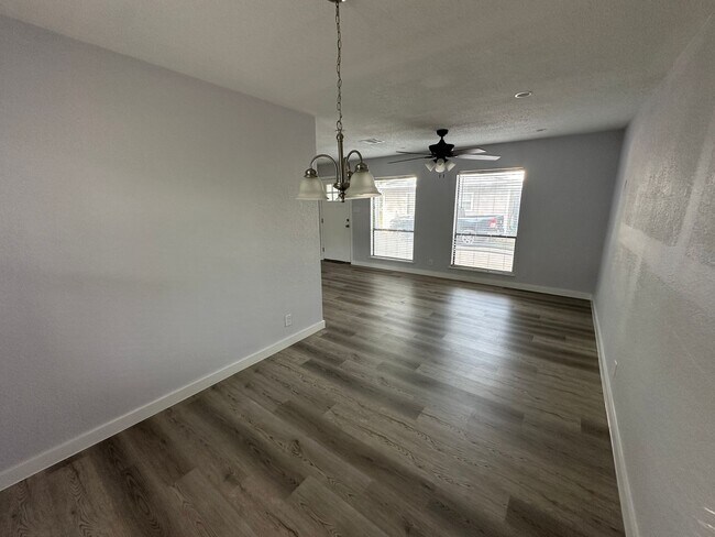 Building Photo - 4412 Gillis St