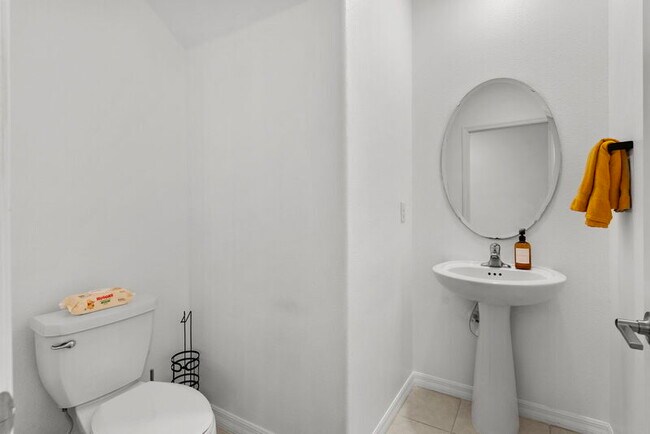 Building Photo - 1742 Red Loop