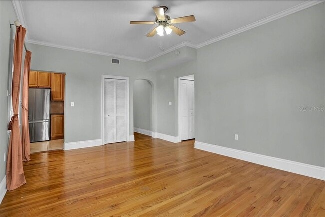 Building Photo - 2117 W Dekle Ave