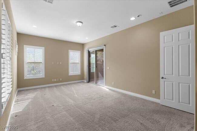 Building Photo - 11 Carolina Cherry Dr