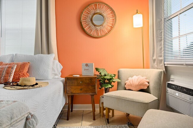 Building Photo - 6 Palmetto Dr