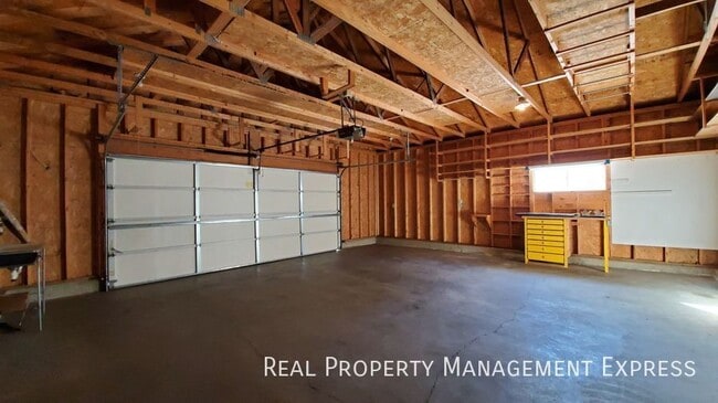 Building Photo - 6809 S Connie Ave