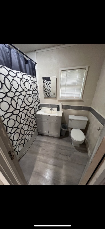 Building Photo - 417 N Linwood Ave