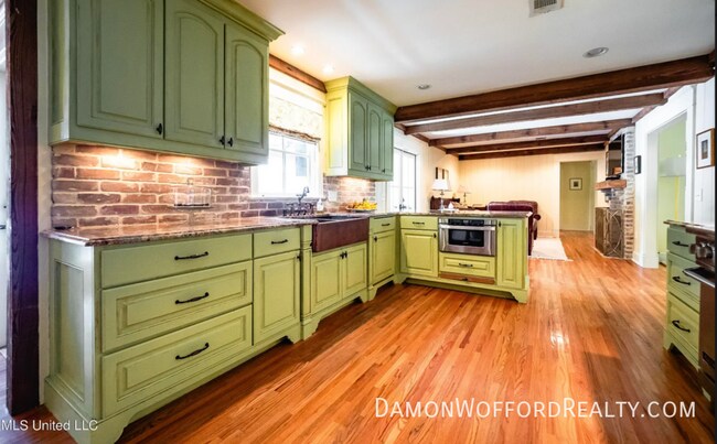 Building Photo - 3678 Cavalier Dr