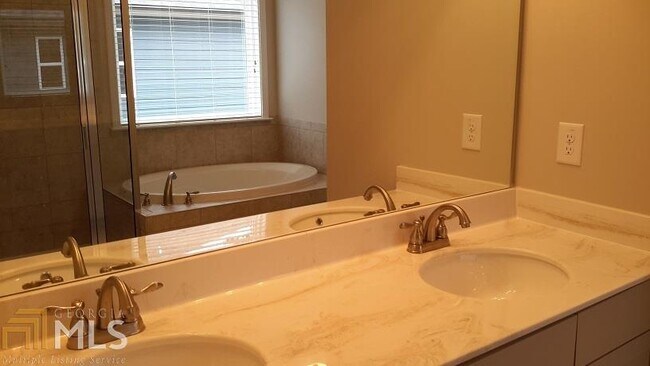 Building Photo - 2339 Village Grove Dr NW