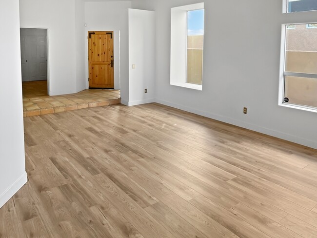 Building Photo - 54670 Avenida Alvarado