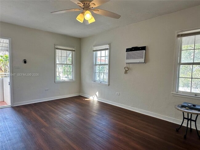 Building Photo - 430 76th St