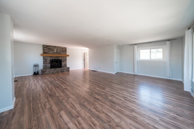 Building Photo - 1343 Edgemont St