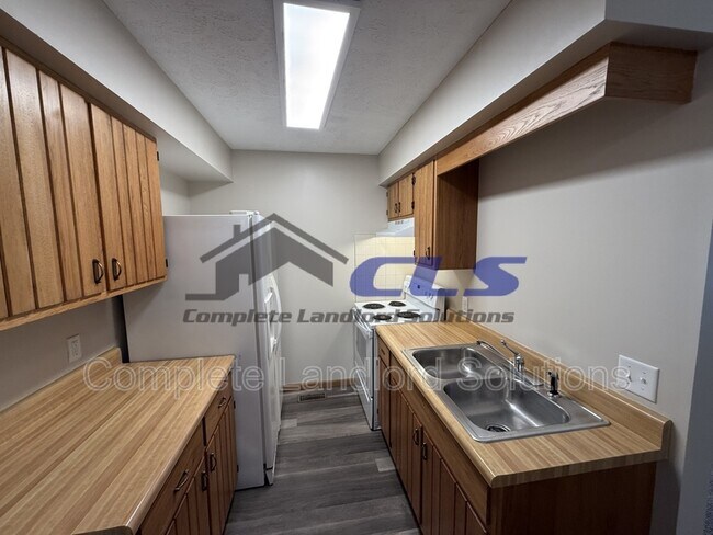 Building Photo - 1736 E Morgan Dr