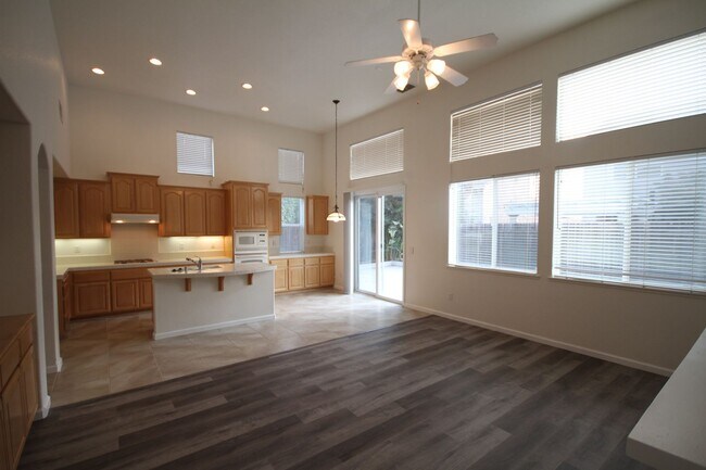 Building Photo - 3 Bed| 2.5 Bath | 2448 SF | 2 Separate Garages | Two Story Home | Tenant pays $190 for WS&G.