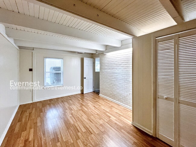 Building Photo - 805 N Coolidge St