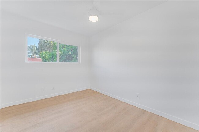Building Photo - 3528 2nd St