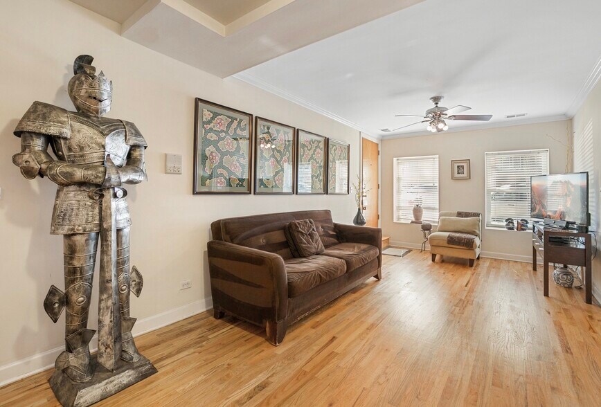 Building Photo - 2554 W Rosemont Ave