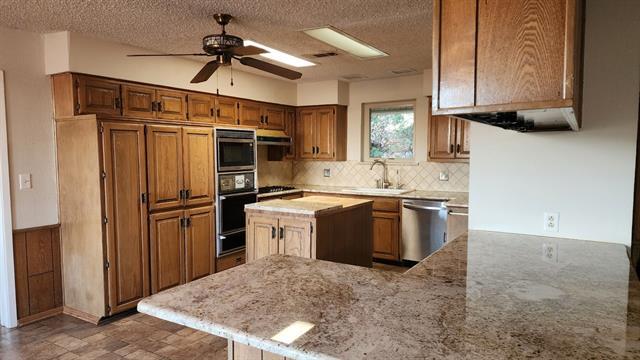 Building Photo - 575 Doe Creek Rd