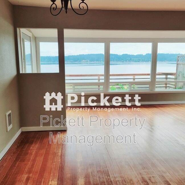 Building Photo - 2821 Erlands Beach Loop NW