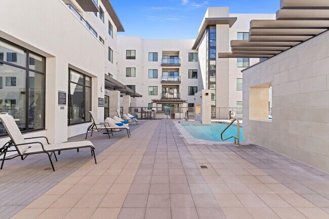 Building Photo - 7300 E Earll Dr