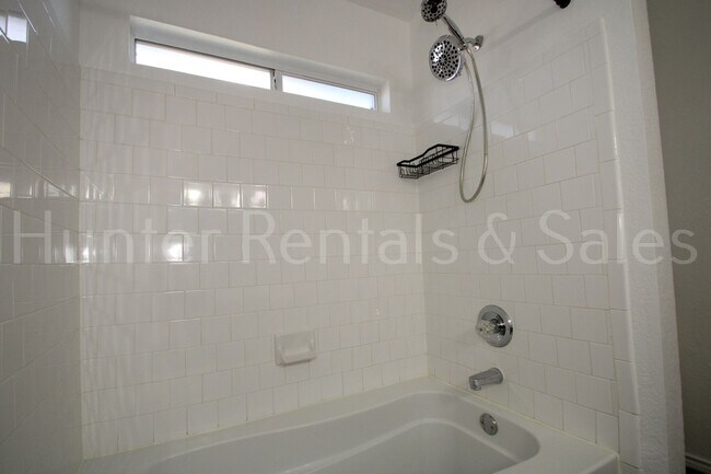 Building Photo - Charming 3-Bedroom Home Minutes from Fort ...