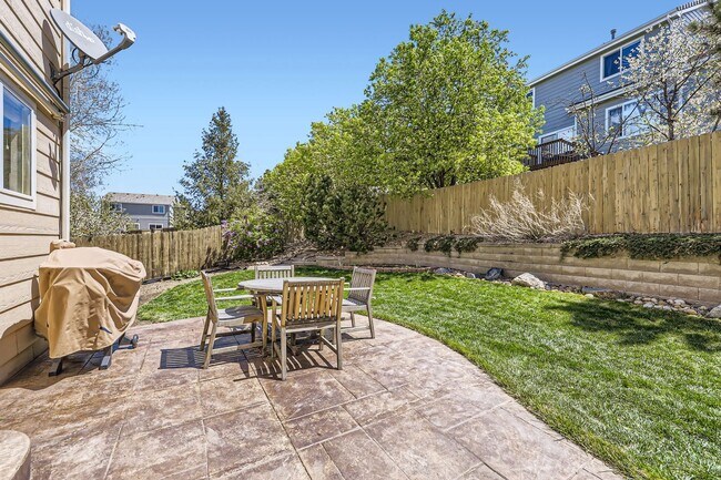 Building Photo - Walkability, Space, and Sunshine: 4Bd Home...