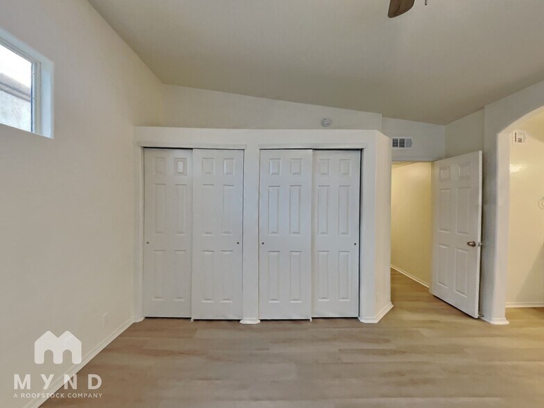 Building Photo - 5945 E Nance St