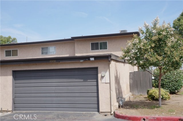 Building Photo - 10650 White Oak Dr