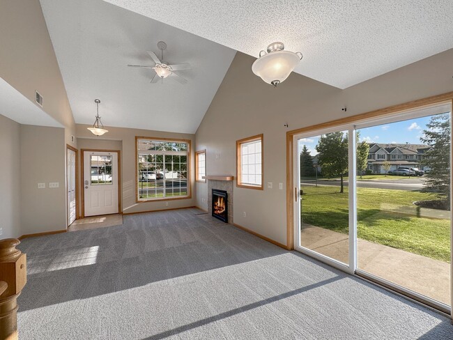 Building Photo - 16421 Elm Creek Ln