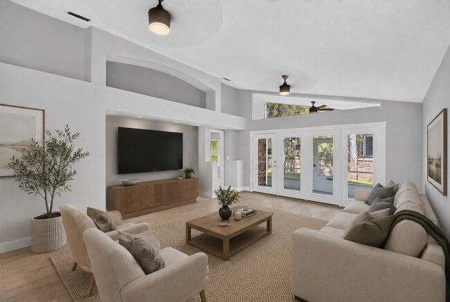 Building Photo - Renovated Brick Home in Gated Community