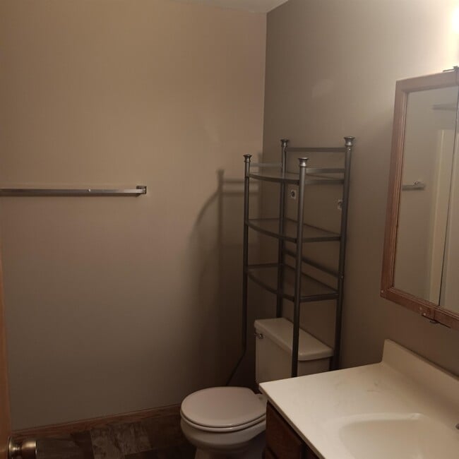 Building Photo - 2649 Stanbrook St
