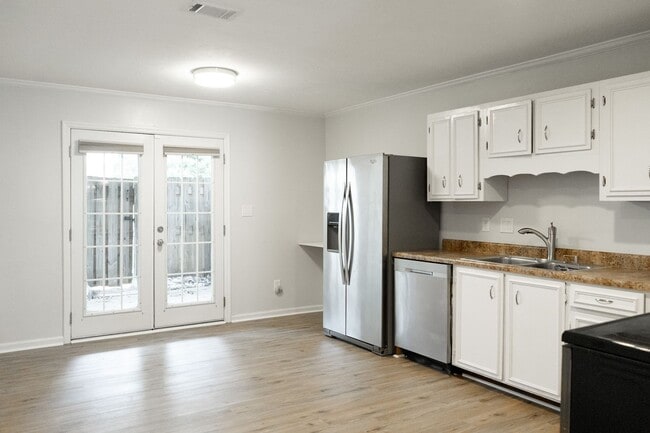 Building Photo - 2111 Turtle Ct