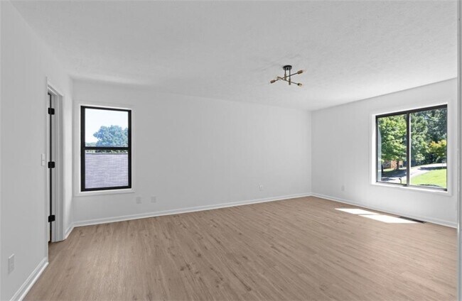 Building Photo - 5111 Manitou Way SW