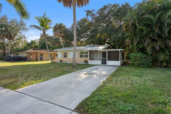 Building Photo - 236 Delray Ave