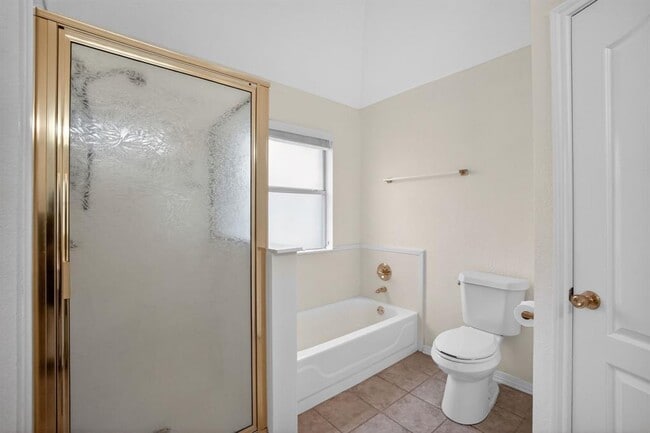 Building Photo - 3001 Parker Dr