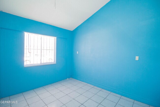 Building Photo - 12056 Bellows Ct