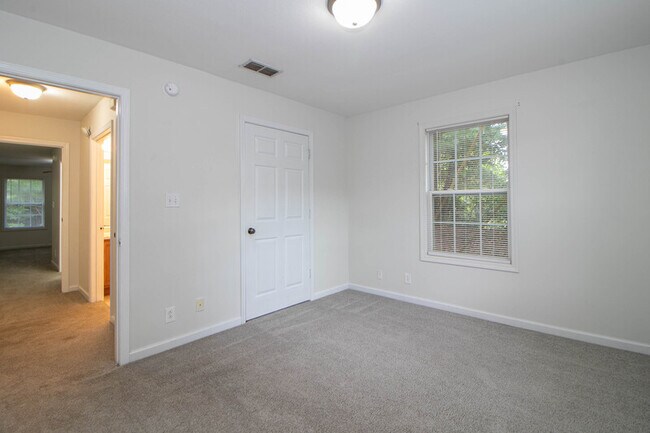 Building Photo - 299 Raleigh Dr
