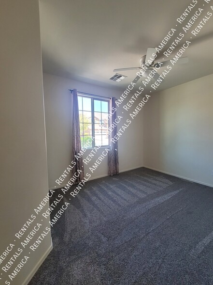 Building Photo - 21021 E Pecan Ln