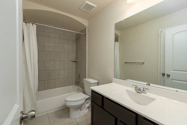 Building Photo - 17811 Wooded Bend Path