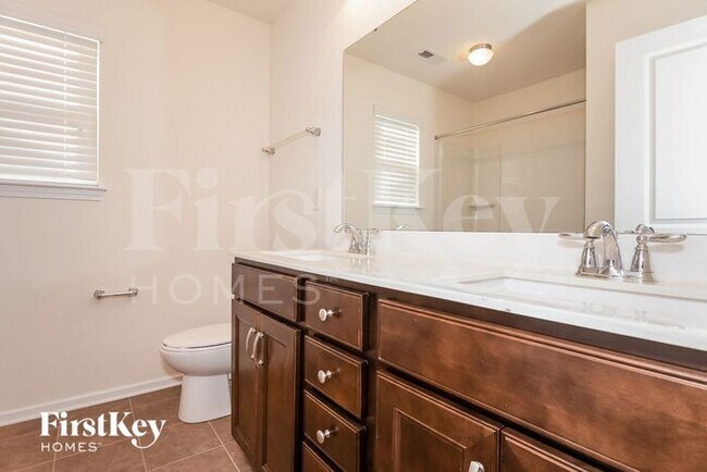 Building Photo - 104 Rock Hopper Ln